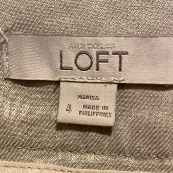 ⭐️ LOFT Khaki Pants - Picture 4 of 7